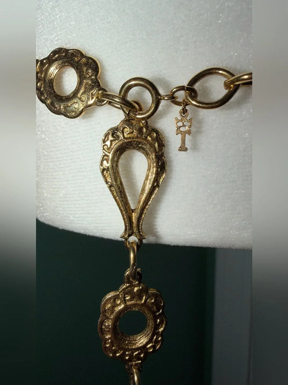 Crown Trifari elegant gold